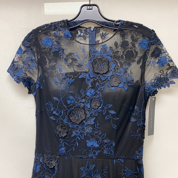 David Meister embroidered 3-D lace short sleeves long gown - Picture 8 of 13